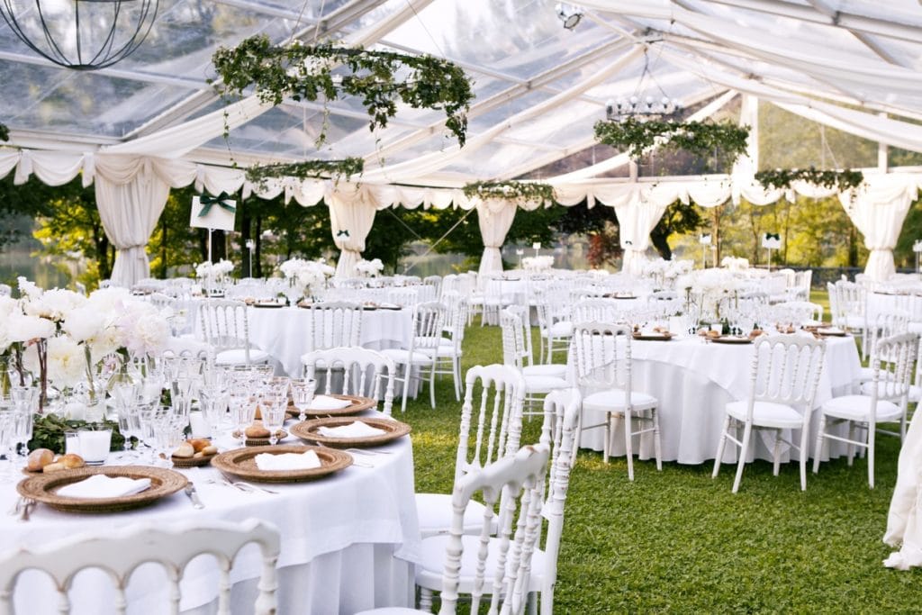 Beautiful Summer Wedding Ideas Under Tents | American Pavilion